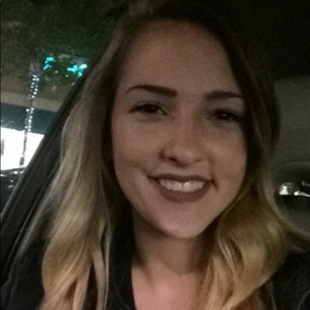 Meet your Posher, Alexis